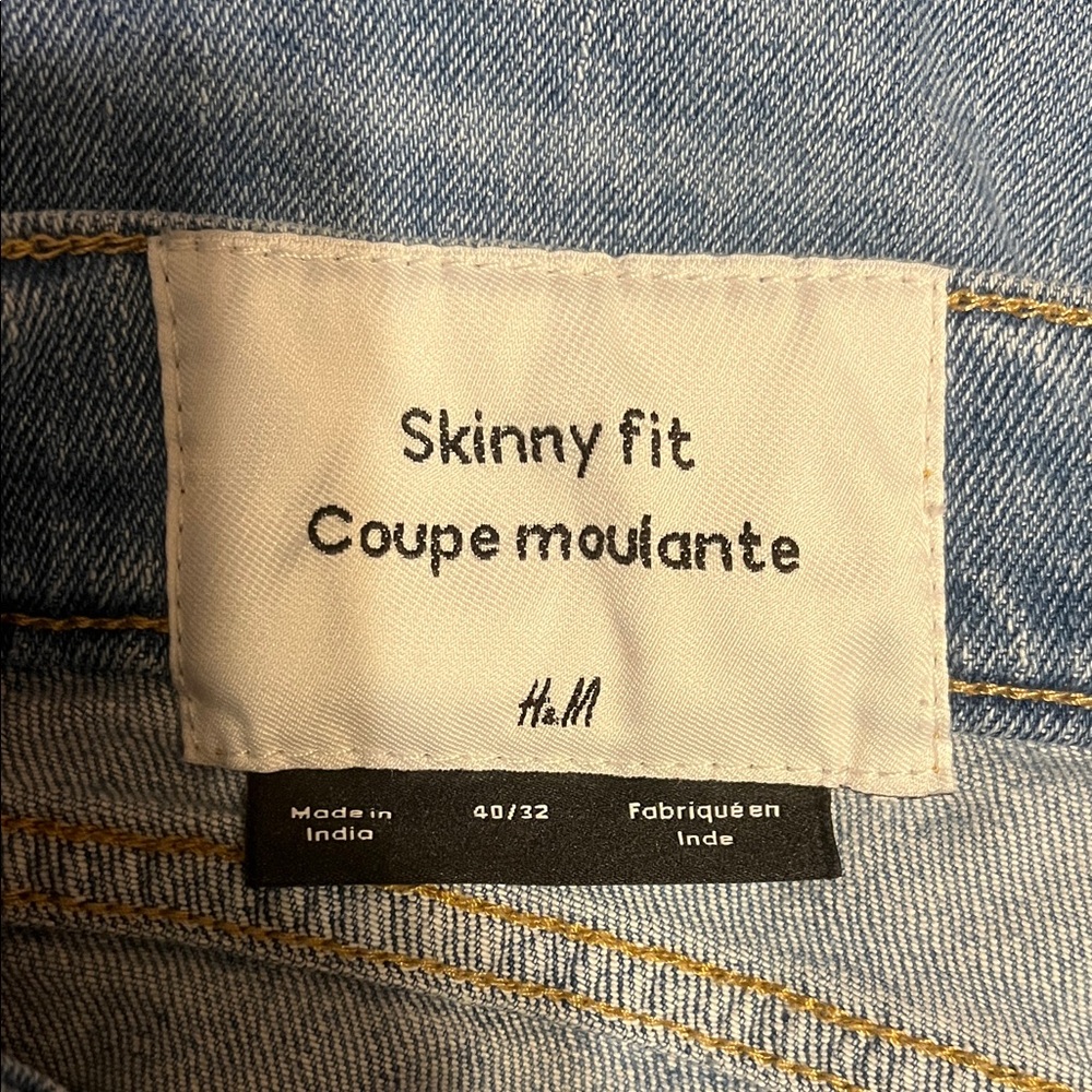 H&M High Rise Light Blue Jeans - Picture 2 of 5